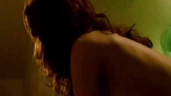 MILF 'ਤੇ ਸ਼ਾਨਦਾਰ ਵੱਡੇ ਨਕਲੀ titties ਉਹ ਹਾਰਡਕੋਰ ਪੌਂਡ